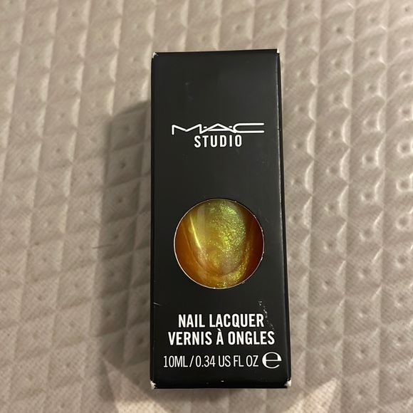 Gold Nail Polish - Picture 3 of 4